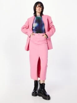 Monki T-shirts à Manches Longues T-shirt Femme Lilas / Violet Foncé 11 Monki T-shirts à Manches Longues T-shirt Femme Lilas / Violet Foncé -Pas Cher Univers T-shirt Magasin 07d42e0018e5d819db94367988805aef