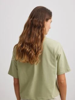 NA-KD T-shirts Oversize T-shirt Oversize Femme Vert -Pas Cher Univers T-shirt Magasin 0d7b68eddac4e53be950bda1e18f0837