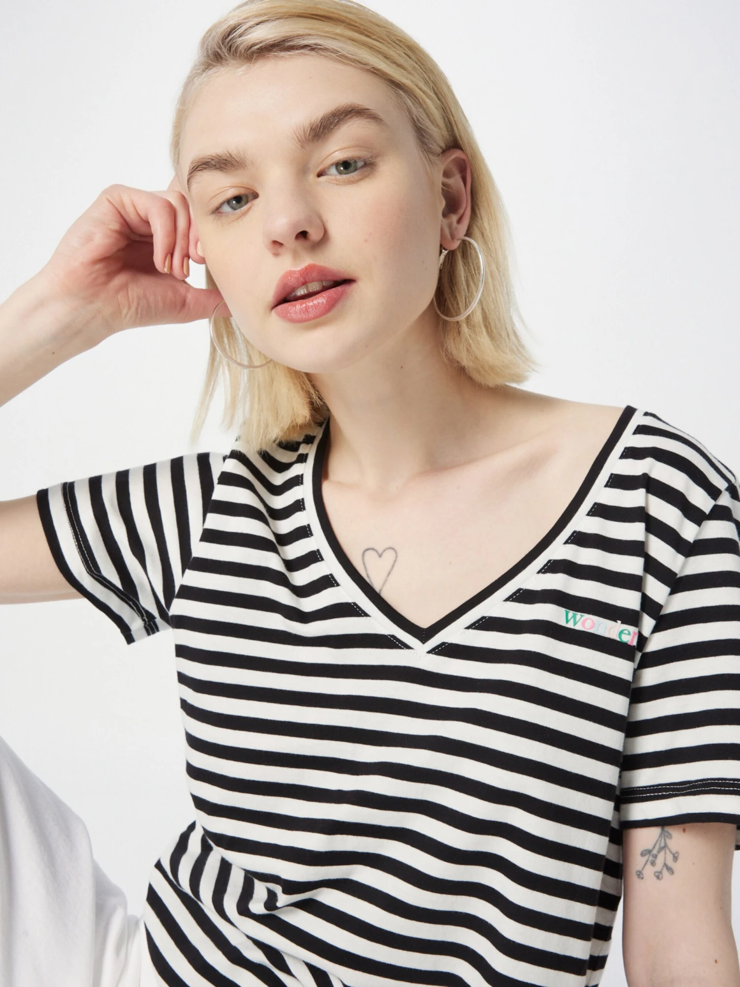 S.Oliver T-shirts T-shirt Femme Noir / Blanc 7 S.Oliver T-shirts T-shirt Femme Noir / Blanc – Image 5