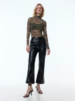 EDITED T-shirts à Manches Longues T-shirt Fiore Femme Marron / Noir 13 EDITED T-shirts à Manches Longues T-shirt Fiore Femme Marron / Noir -Pas Cher Univers T-shirt Magasin 1bbc5fbe201564d9ecf5a002721d8e07