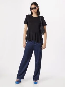 Bruuns Bazaar T-shirts T-shirt Katka Femme Noir 11 Bruuns Bazaar T-shirts T-shirt Katka Femme Noir -Pas Cher Univers T-shirt Magasin 2726034749e4bad8eabc1ba425d2ee72