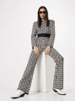 T-shirts à Manches Longues T-shirt Femme Noir -Pas Cher Univers T-shirt Magasin 36c6bdac0bb9d72a0273c96003c0a76c