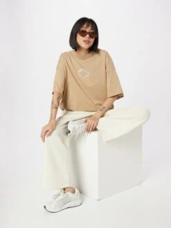 Pegador T-shirts Oversize T-shirt Oversize Sovana Femme Noisette -Pas Cher Univers T-shirt Magasin 3a0c9827206b75e952d48f50e6f1d058