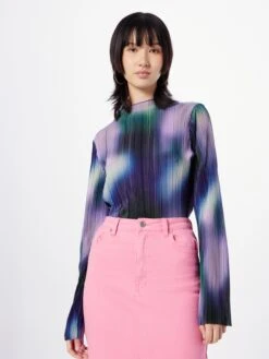 Monki T-shirts à Manches Longues T-shirt Femme Lilas / Violet Foncé 9 Monki T-shirts à Manches Longues T-shirt Femme Lilas / Violet Foncé -Pas Cher Univers T-shirt Magasin 437d0e8b411ffebc0fe129c6828f18e3