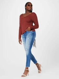 T-shirts à Manches Longues T-shirt Christina Femme Bordeaux -Pas Cher Univers T-shirt Magasin 4e6edc95a6f7743b685f0ef187d9d84e