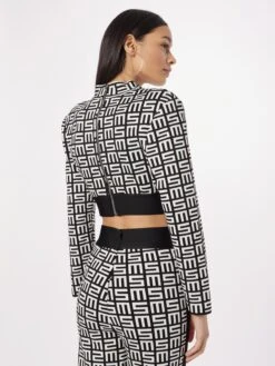 T-shirts à Manches Longues T-shirt Femme Noir -Pas Cher Univers T-shirt Magasin 5f751345f44fd5a6e082a42e6083ce04