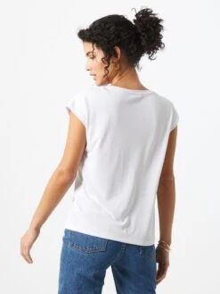 Vero Moda T-shirts T-shirt Filli Femme Blanc -Pas Cher Univers T-shirt Magasin 6922467aa714d966afa73dad2d26a8f1