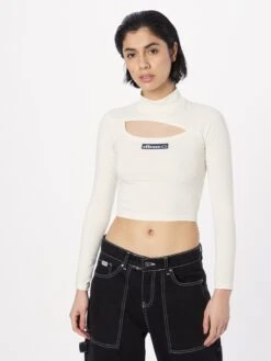 Ellesse T-shirts à Manches Longues T-shirt Femme Blanc Cassé -Pas Cher Univers T-shirt Magasin 7c2b0d0c30ae8c9fa29abd47f18c2e54