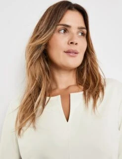 T-shirts T-shirt Femme Blanc Cassé -Pas Cher Univers T-shirt Magasin 866f43fc9eb50d6d1d4002be4f4d848e