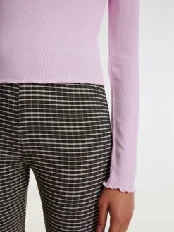 EDITED T-shirts à Manches Longues T-shirt Daniela Femme Rose -Pas Cher Univers T-shirt Magasin 868a8ea66943f934cb1a06bd32fee52d