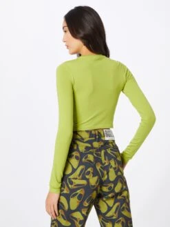 WEEKDAY T-shirts à Manches Longues T-shirt Femme Vert Clair / Blanc -Pas Cher Univers T-shirt Magasin 935ea9eae6f63dacfc8dab8adf291d8e