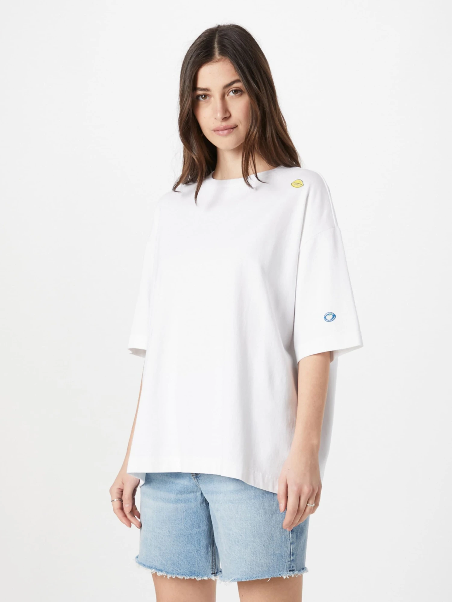 Armedangels T-shirts Oversize T-shirt Oversize LAURI Femme Blanc 5 Armedangels T-shirts Oversize T-shirt Oversize LAURI Femme Blanc – Image 3