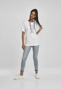 T-shirts Oversize T-shirt Oversize Blink Tee Femme Blanc 11 T-shirts Oversize T-shirt Oversize Blink Tee Femme Blanc -Pas Cher Univers T-shirt Magasin b9049e1cd6a59110fa4aaa2ca344151a