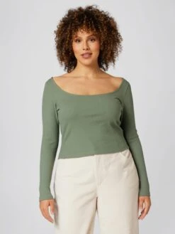 T-shirts à Manches Longues T-shirt Nicola Femme Vert -Pas Cher Univers T-shirt Magasin c6aede460c189f321357f9b4c0808d41