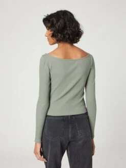 T-shirts à Manches Longues T-shirt Nicola Femme Vert -Pas Cher Univers T-shirt Magasin d6f9062f200f287d521d118aa141934c